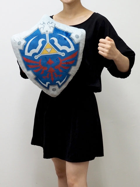 Nintendo Together+ - Peluche The Legend of Zelda - Scudo 40 cm - Disponibile in 2/3 giorni lavorativi Together+