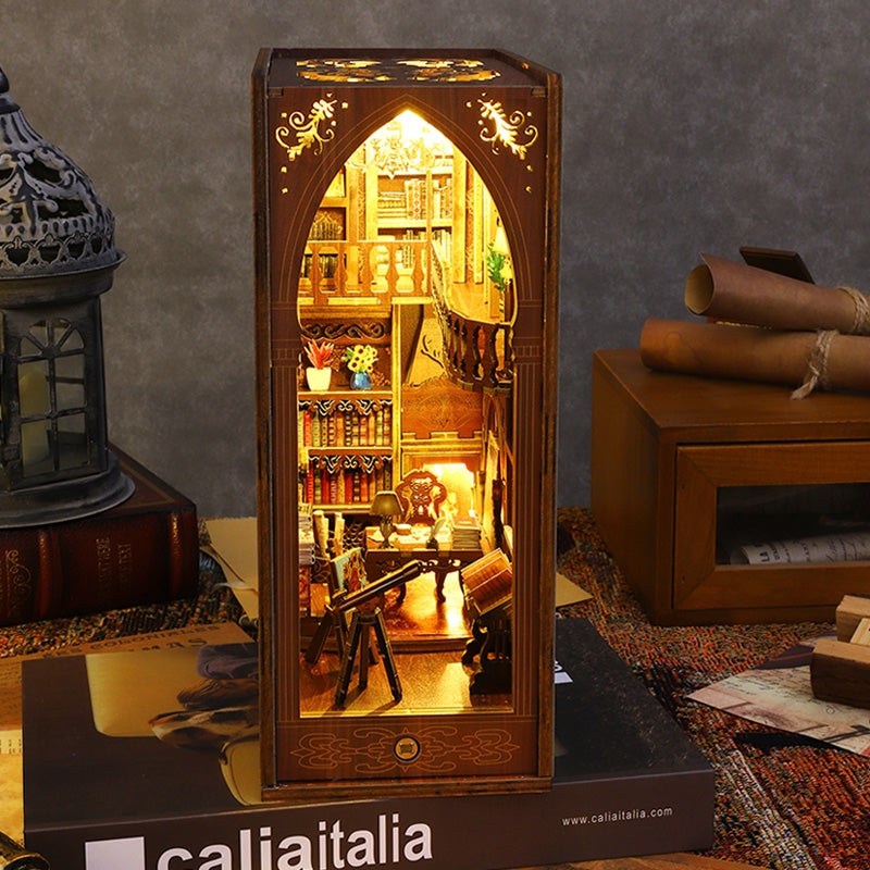 Book Nook Ludistri – Reading Room (18.2 × 10 × 24.5 cm) Trade Invaders