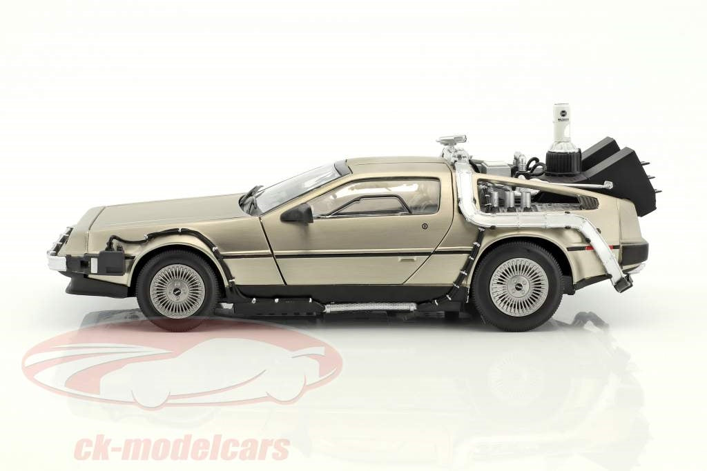 BACK TO THE FUTURE II DIECAST MODEL 1/18 1983 DELOREAN GED