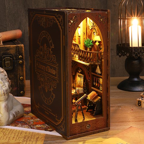 Book Nook Ludistri – Reading Room (18.2 × 10 × 24.5 cm) - Disponibile in 2/3 giorni lavorativi
