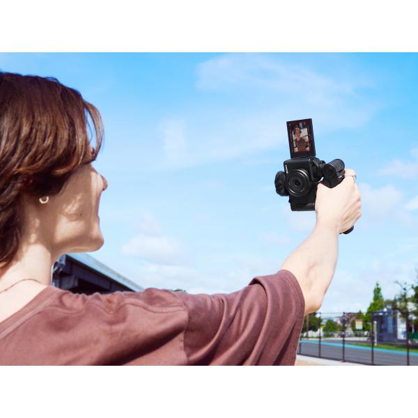 Sony Vlog camera ZV-1F di Fotocamera digitale (schermo orientabile, video in 4K, slow motion, funzionalità per vlog) - Nera - Disponibile in 6-7 giorni lavorativi