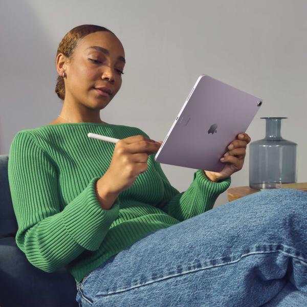 Apple iPad Air Apple M 128 GB 33 cm (13") 8 GB Wi-Fi 6E (802.11ax) iPadOS 17 Viola - Disponibile in 6-7 giorni lavorativi