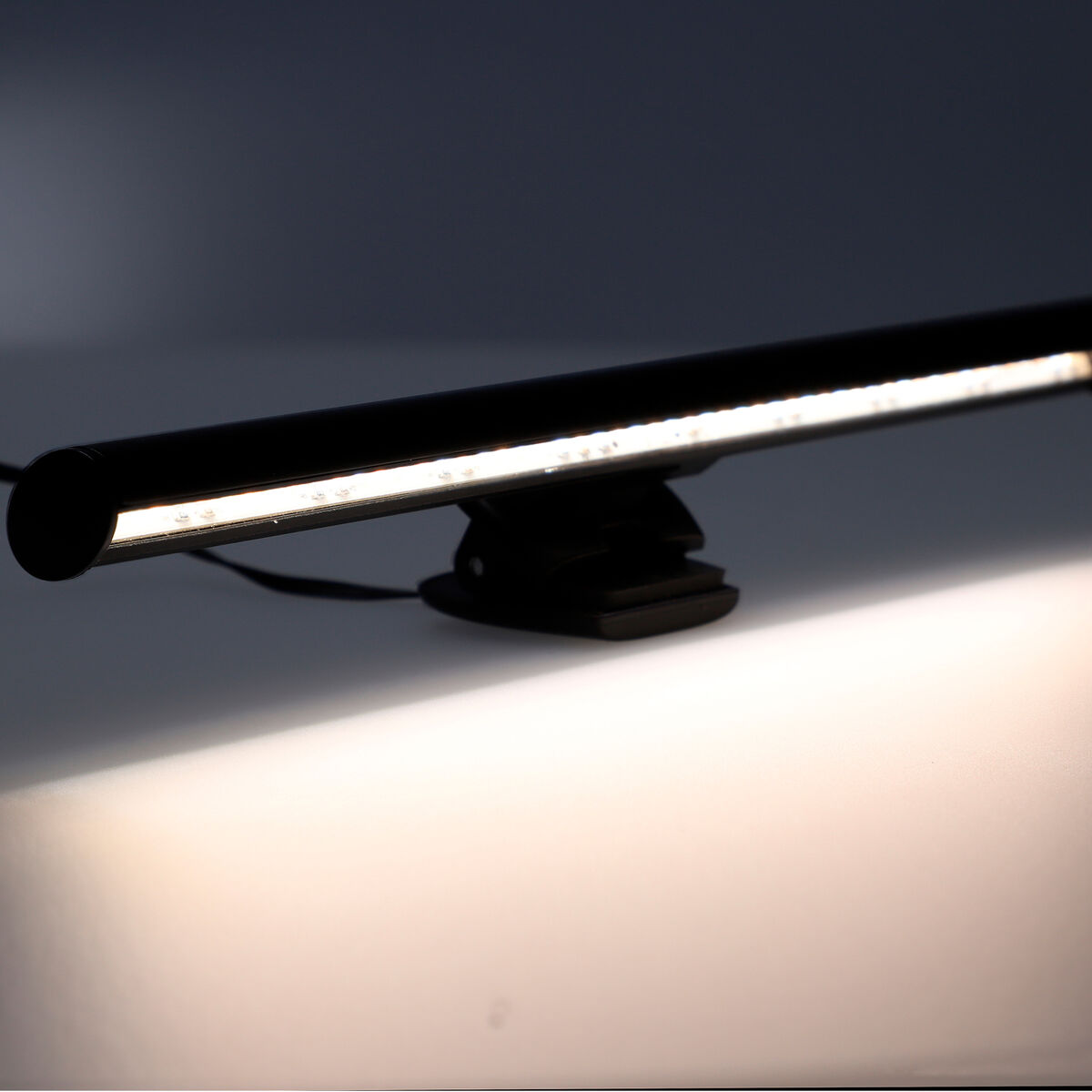 Lampada LED USB KSIX 5 W - Disponibile in 3-4 giorni lavorativi