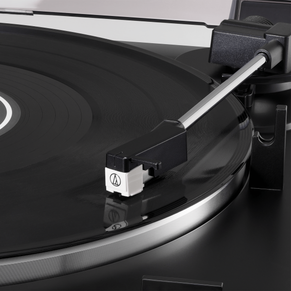 Audio-Technica AT-LP60X Giradischi con Trasmissione a Cinghia Nero Completamente Automatico - Disponibile in 3-4 giorni lavorativi