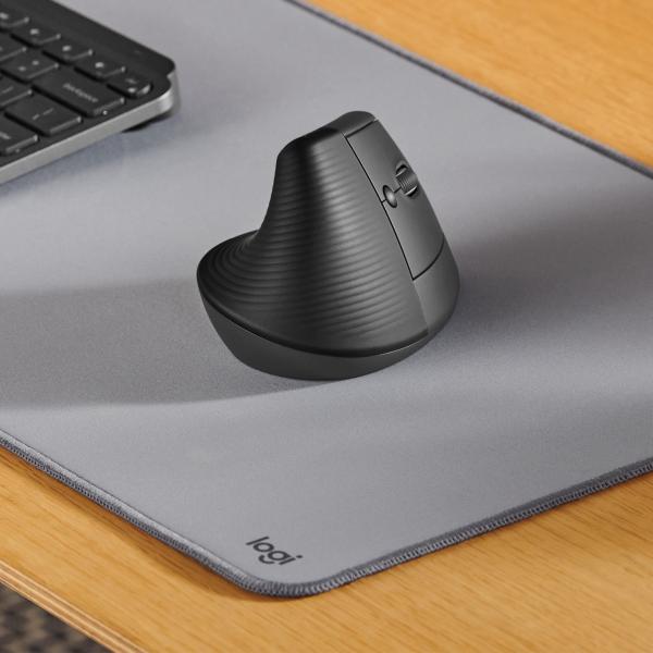 Logitech Lift Mouse Ergonomico Verticale, Senza Fili, Ricevitore Bluetooth o Logi Bolt USB, Clic Silenziosi, 4 Tasti, Compatibile con Windows - macOS - iPadOS, Laptop, PC - Grafite - Disponibile in 3-4 giorni lavorativi