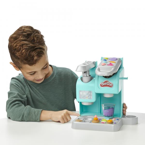 La Caffetteria Super Colorata di Play-Doh, playset con 20 accessori e 8 vasetti di pasta modellabile atossica, per bambini dai 3 anni in su - Disponibile in 3-4 giorni lavorativi