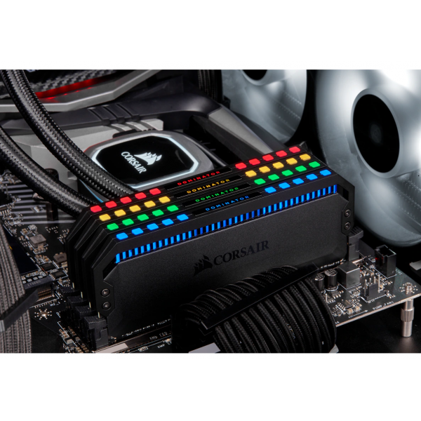 Corsair Dominator Cmt16gx4m2e3200c16 Memoria Ram 16gb 2x8gb Ddr4 3200mhz - Disponibile in 3-4 giorni lavorativi Corsair
