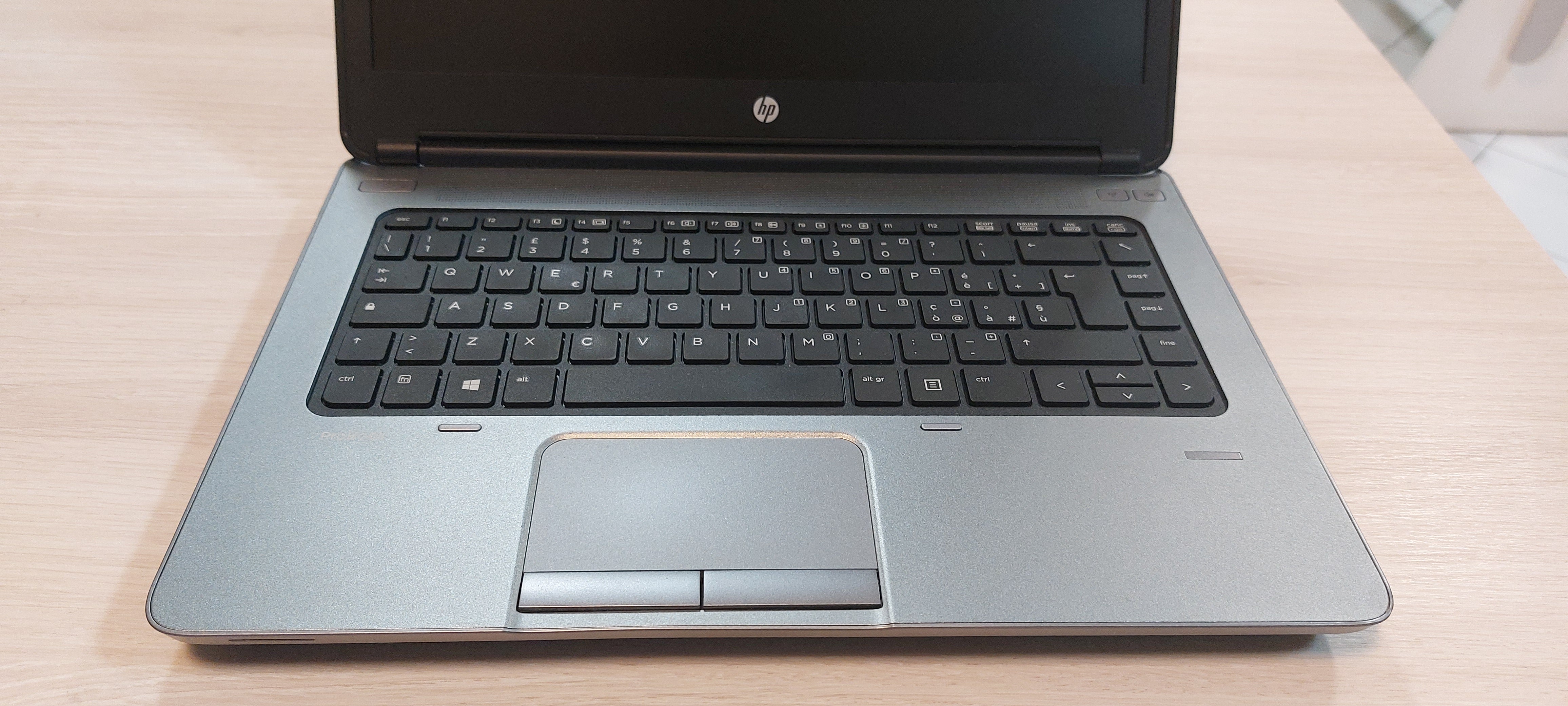 Notebook ricondizionato HP ProBook 645 G1 - Processore AMD A8-4500M - Ram: 4 GB - Archiviazione: 240 GB SSD - 14" - Garanzia 1 anno