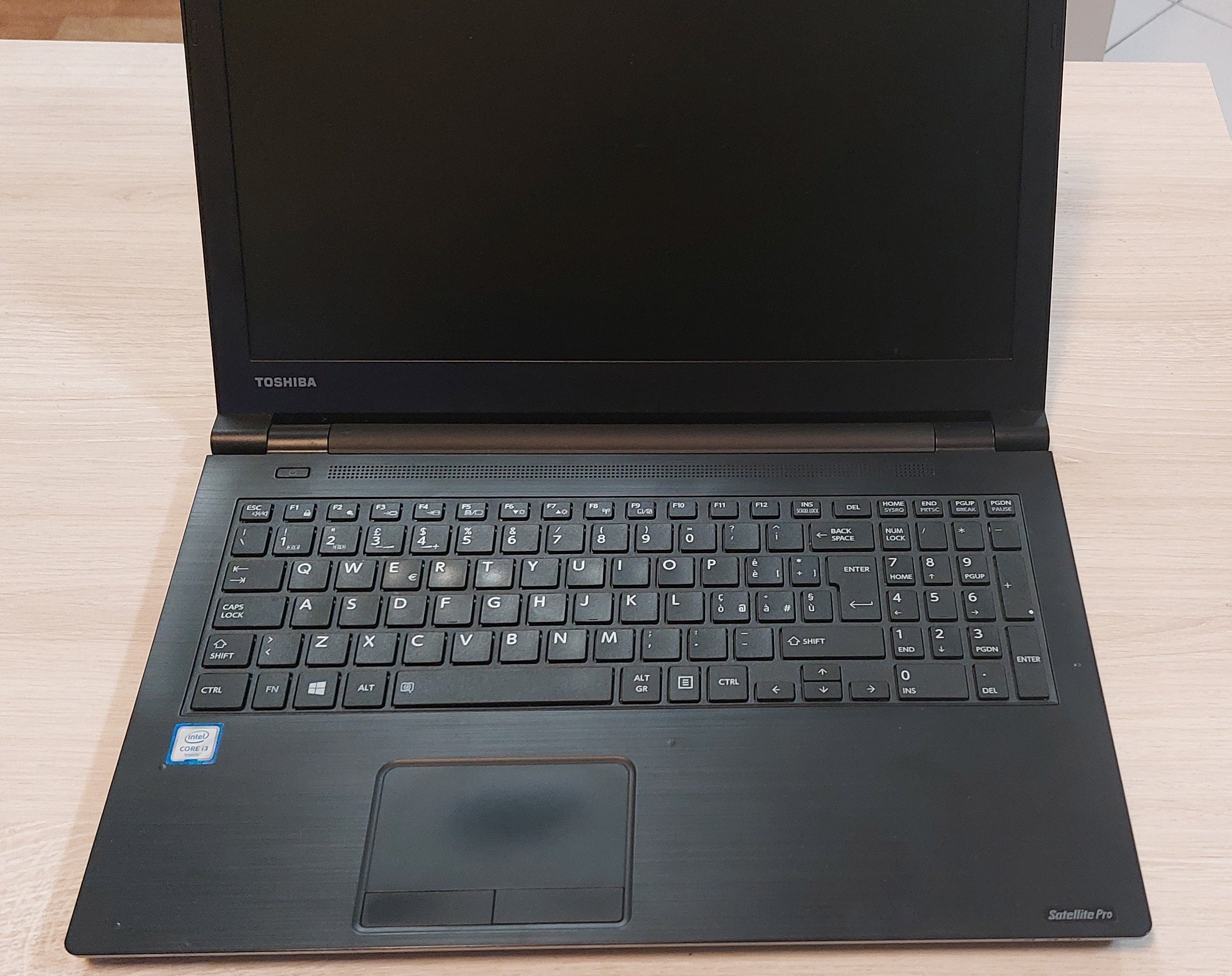 Notebook ricondizionato Toshiba Satellite Pro L-50C - Processore: I3-6006U - Ram: 4 GB - Archiviazione 120 GB SSD - 15.6" - Garanzia 1 anno